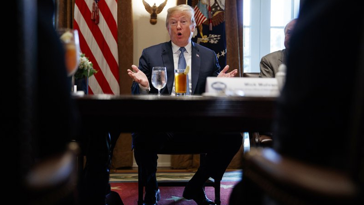 Trump llama a periodistas a hacer su trabajo sin miedo - trump-inversiones-china