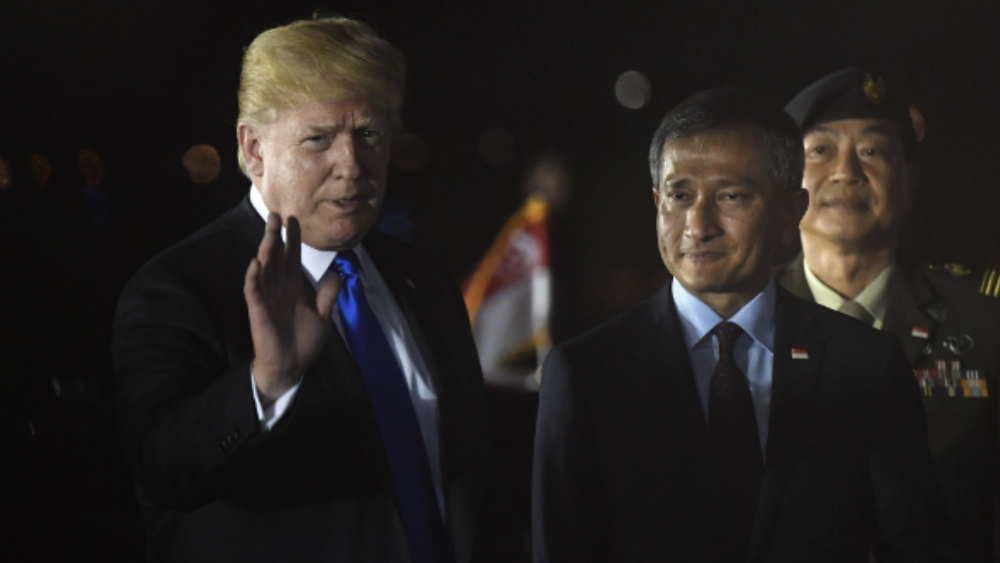 Trump llega a Singapur para sostener reunión con líder de Corea del Norte