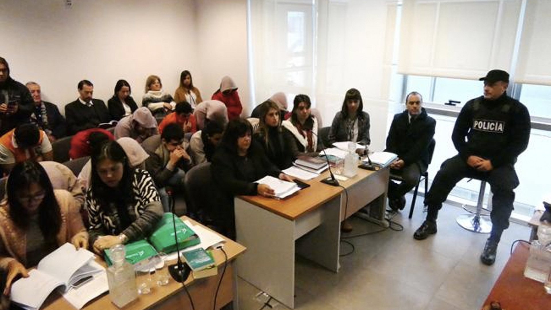 Condenan en Uruguay a 13 mexicanos implicados en robo a joyería