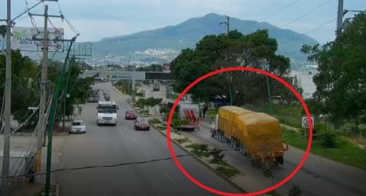 #Video Pierde el control de tráiler y mata a siete en Chiapas
