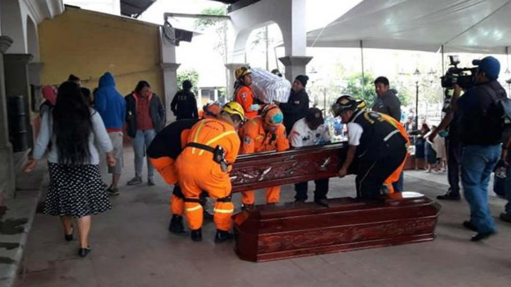 Aumentan a 99 los muertos tras erupción en Guatemala