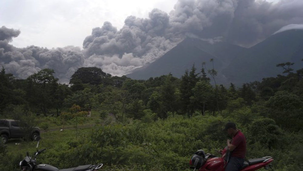 Suben a 46 lesionados por erupción en Guatemala - volcan-de-fuego2