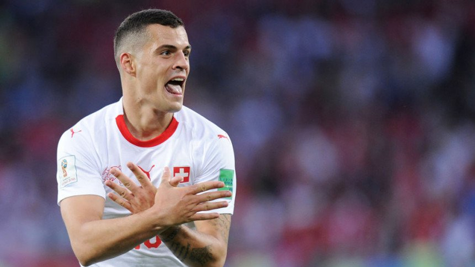 Líder de Albania busca pagar multa a seleccionados suizos - xhaka