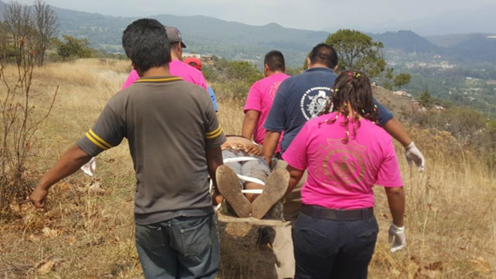 Sujeto intenta suicidio colectivo con su familia en Michoacán