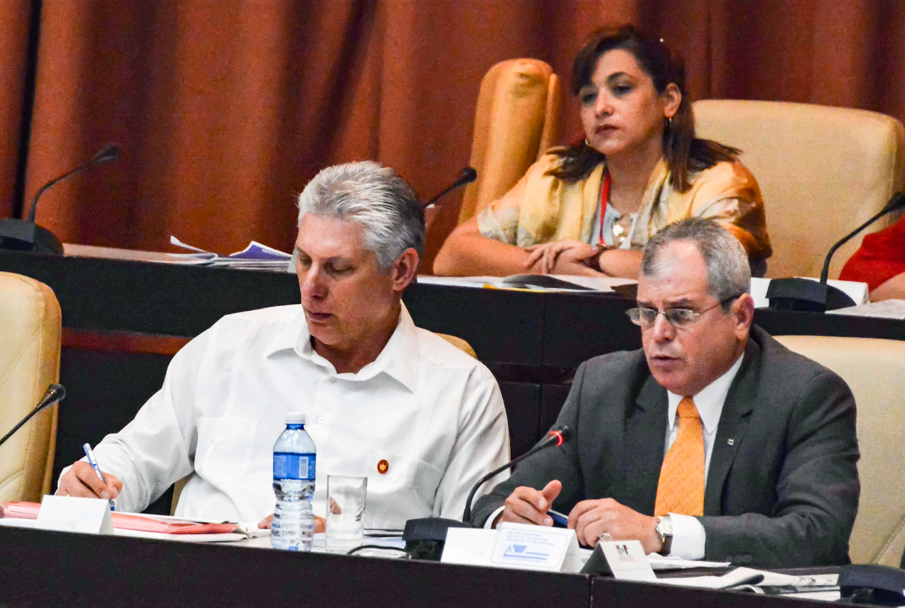 Cuba prepara nueva Constitución sin la frase 'sociedad comunista' - 000-17u5ir