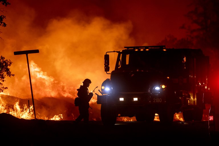 Incendio forestal deja un muerto y decenas de evacuados en California - 000-17y9h2