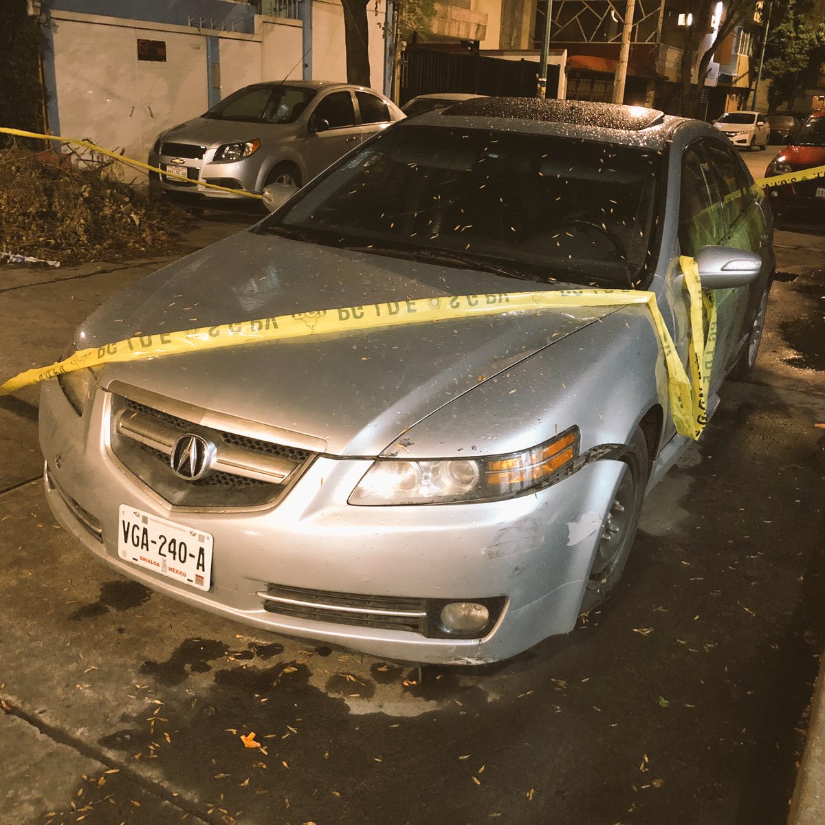 Hallan muerto a hombre dentro de vehículo en Coyoacán - abandonan-cadaver-coyoacan-hombre-2