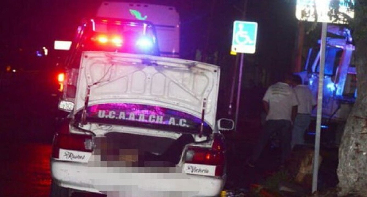 Abandonan taxi con dos mujeres muertas a bordo en Guerrero