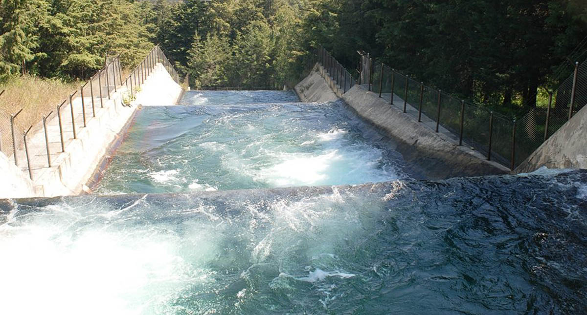 Morena pide revocar decretos sobre reserva de agua