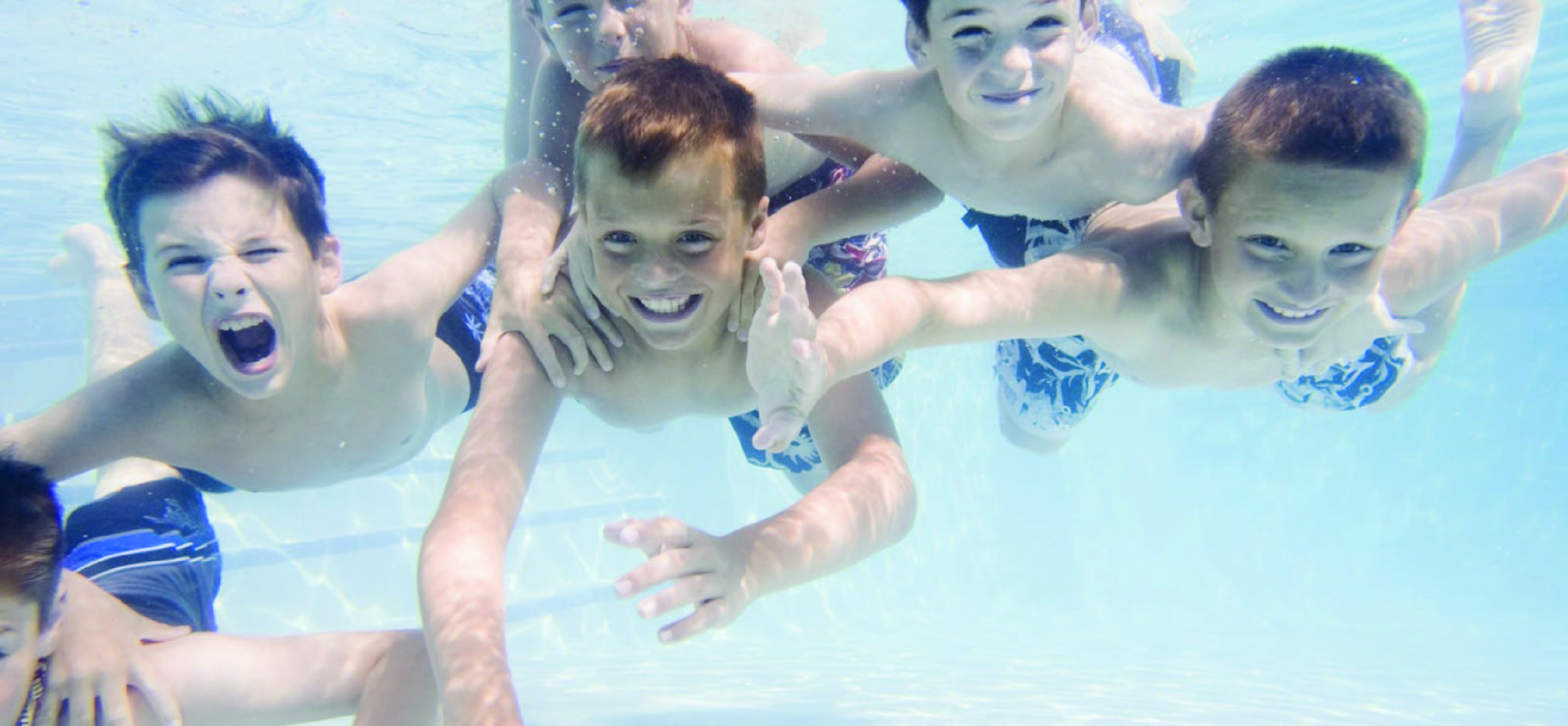 ¿Por qué se ponen rojos los ojos después de nadar? - albercasd