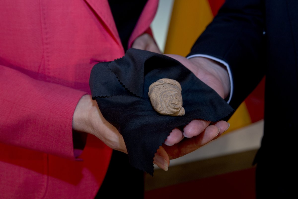 Alemania devuelve a México pieza prehispánica recuperada en transacción - alemaniaint