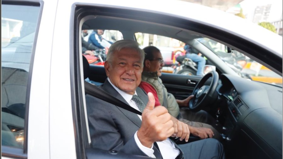 López Obrador invita a participar a su gobierno a Mondragón y Kalb