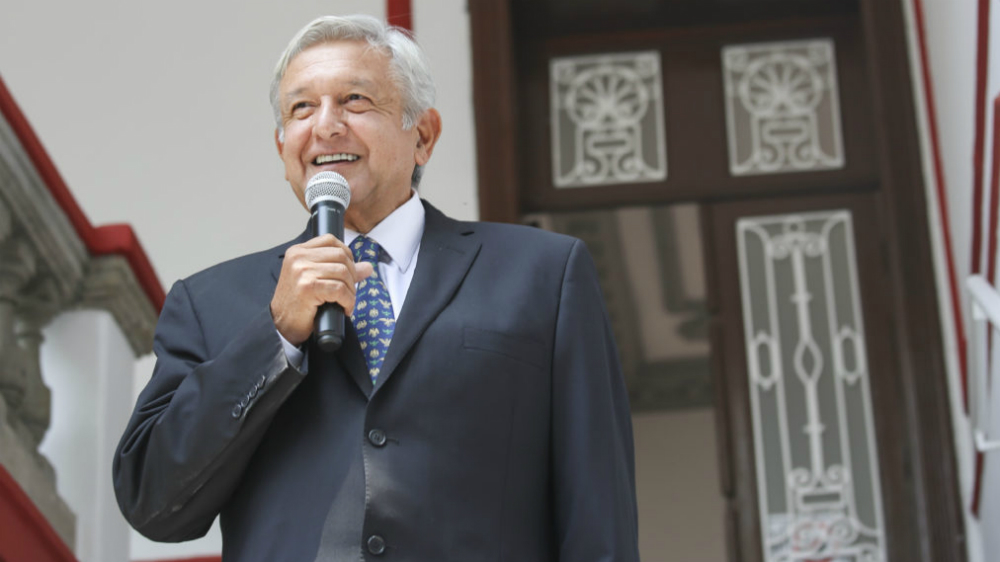 Confía López Obrador en próximos días lograr acuerdo en TLCAN - amlo-sonrisa-conferencia