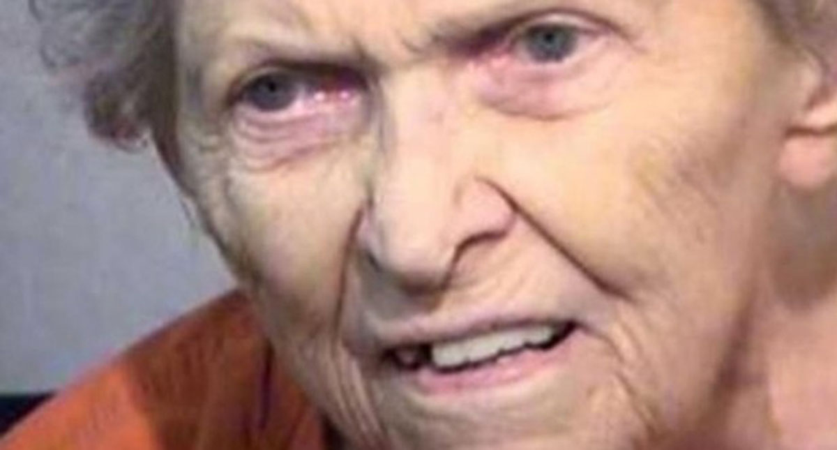 Mujer de 92 años asesina a su hijo