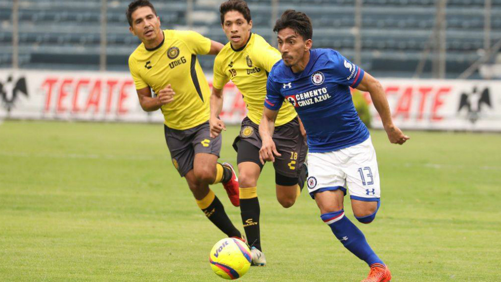 Ángel Mena no jugará la fecha 1 con Cruz Azul - angel-mena-jugada
