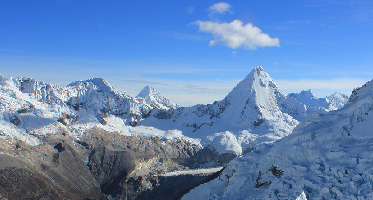 Mueren dos alpinistas mexicanos en nevado de Perú tras avalancha Mueren dos alpinistas mexicanos en nevado de Perú tras avalancha