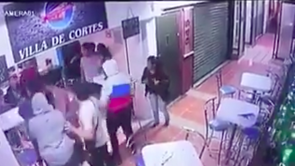 #Video Asaltan a clientes de una cafetería en Benito Juárez