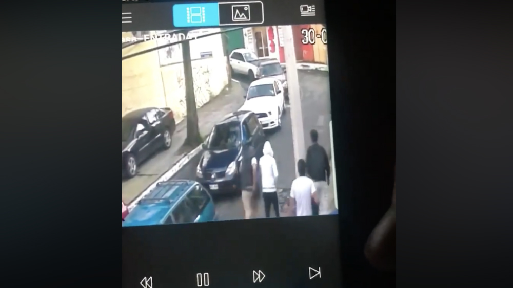 #Video Asaltan a automovilistas en tráfico de la delegación Cuajimalpa