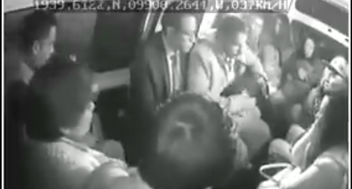 #Video Asaltan unidad de transporte público en Tecámac