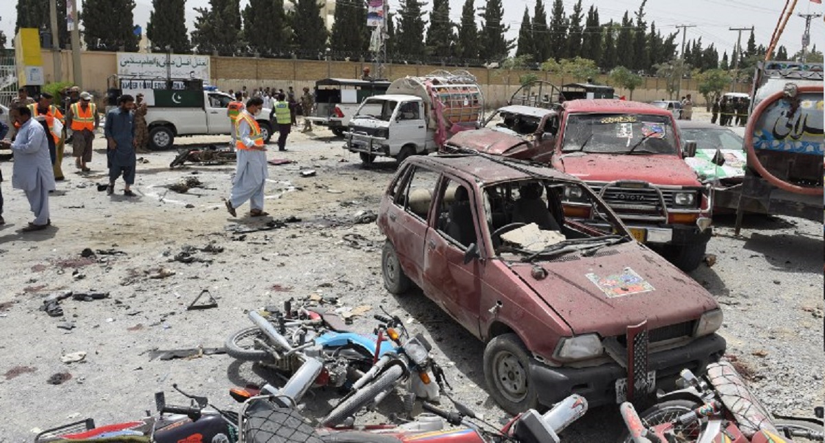 Atentado suicida mata a 31 personas en Pakistán