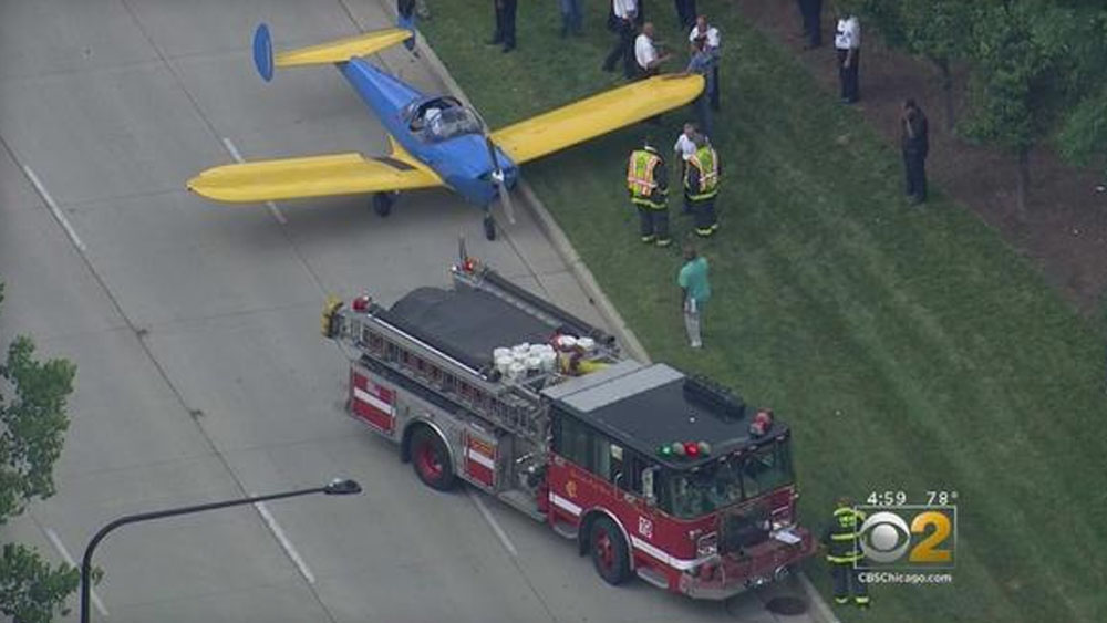 Avión pequeño realiza aterrizaje de emergencia en Chicago