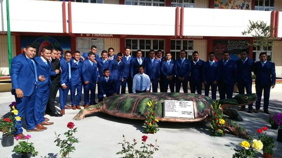 Obtienen plazas de primaria 46 egresados de la Normal de Ayotzinapa