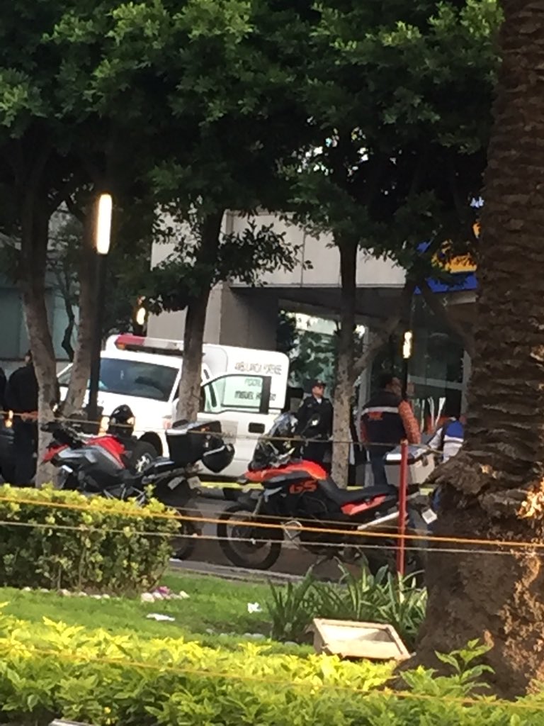 Balacera deja una mujer muerta en taquería de Lomas de Chapultepec - balacera-el-califa-palmas1