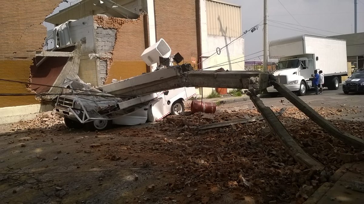 Cae barda de Walmart en Tlalpan dañada por sismos de septiembre - barda-walmart1