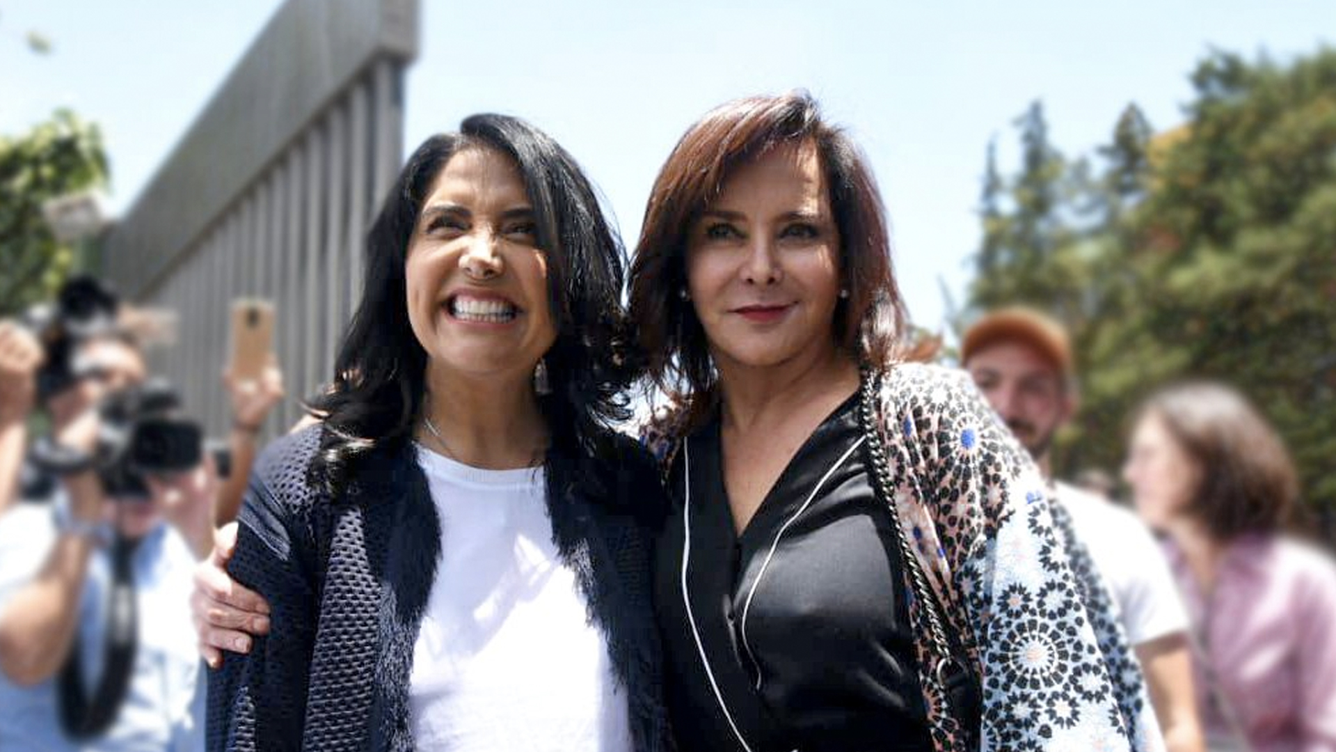 Alejandra Barrales acompaña a Purificación Carpinteyro a votar