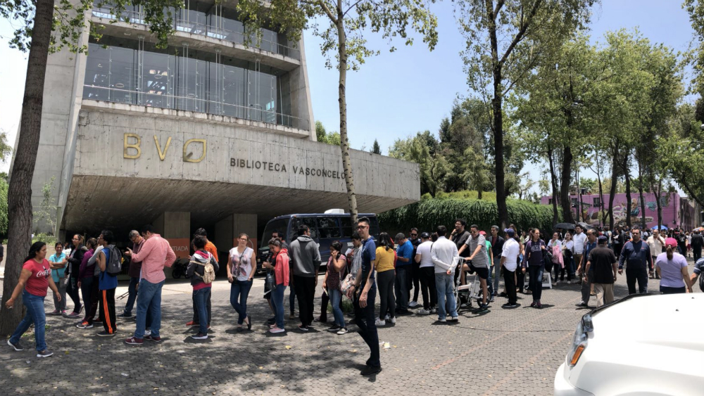Cantan ‘Cielito Lindo’ en abarrotada casilla especial de Biblioteca Vasconcelos