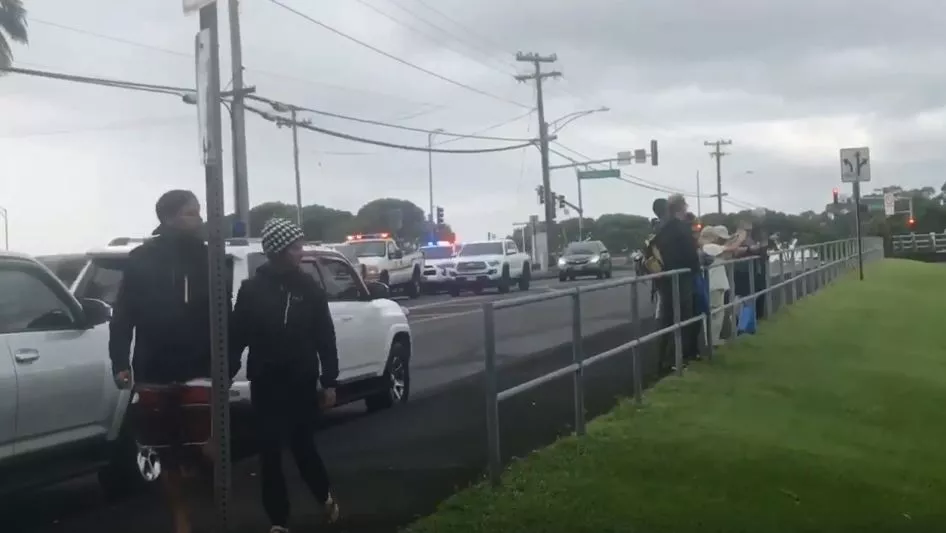 Lava del volcán Kilauea cae sobre bote de turismo dejando al menos 13 heridos - bote2
