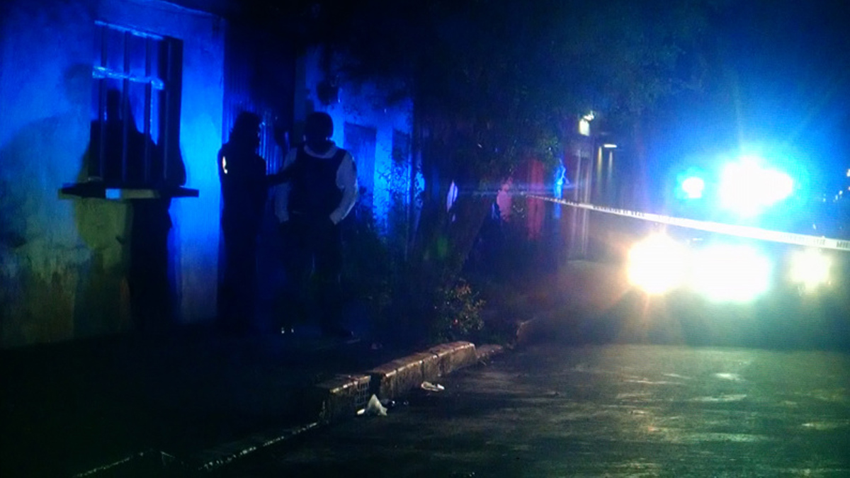 Abandonan cuerpo maniatado en Neza