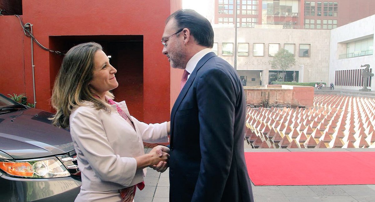 Peña Nieto y Freeland abordaron TLCAN en diálogo privado - canciller-de-canada-ya-se-encuentra-en-mexico-con-luis-videgaray
