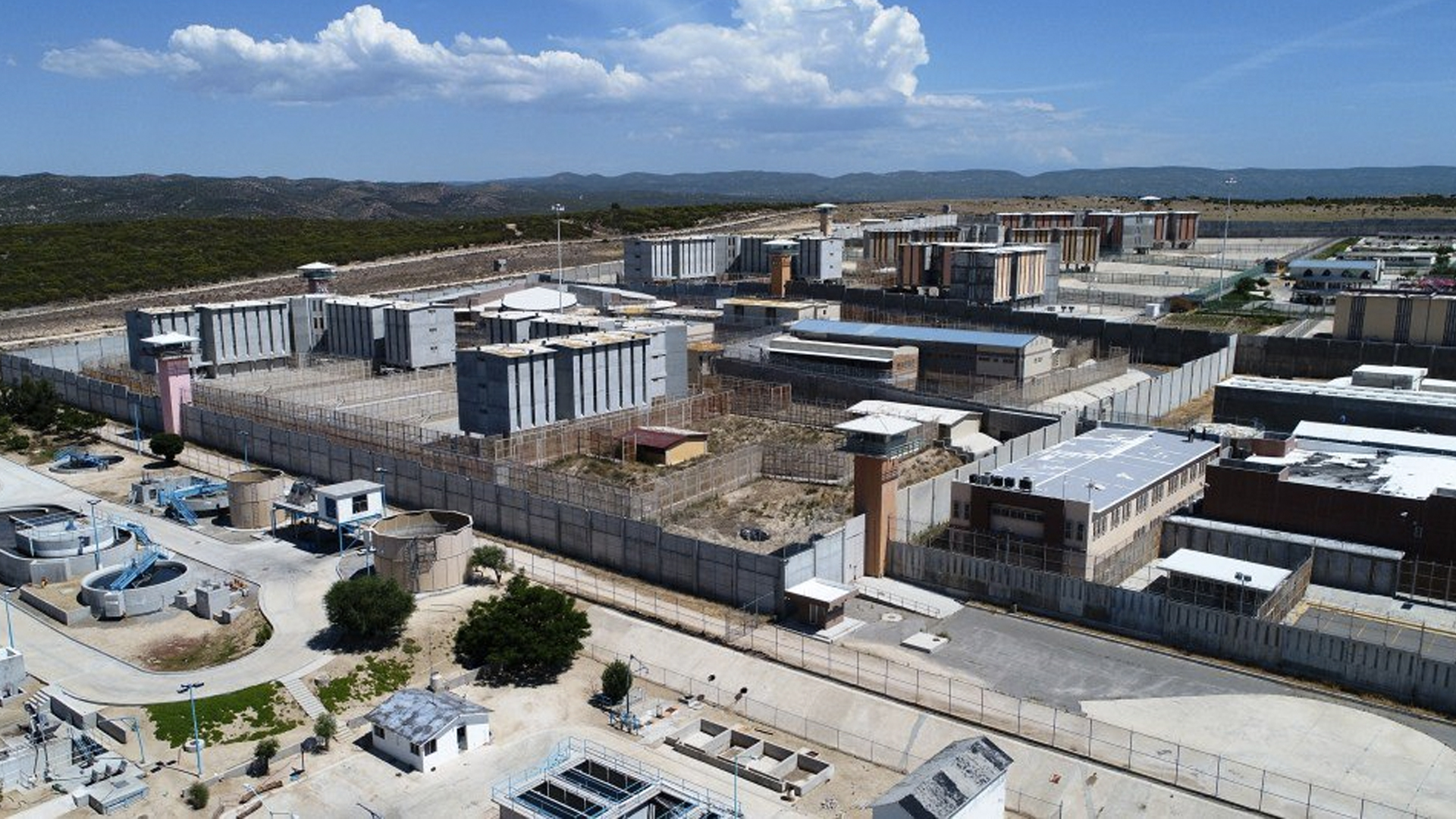 Alertan por falta de comida y alimentos en penales de Baja California