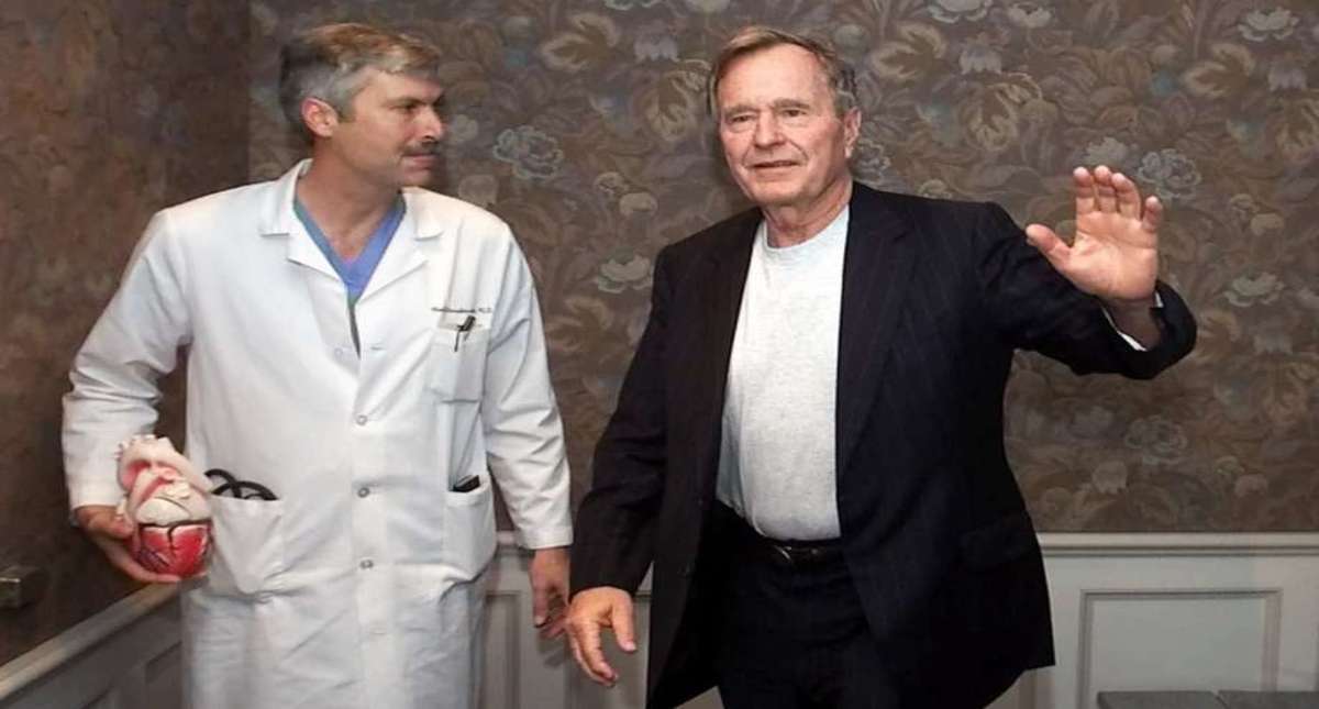 Asesinan a cardiólogo que atendió al expresidente George H.W. Bush