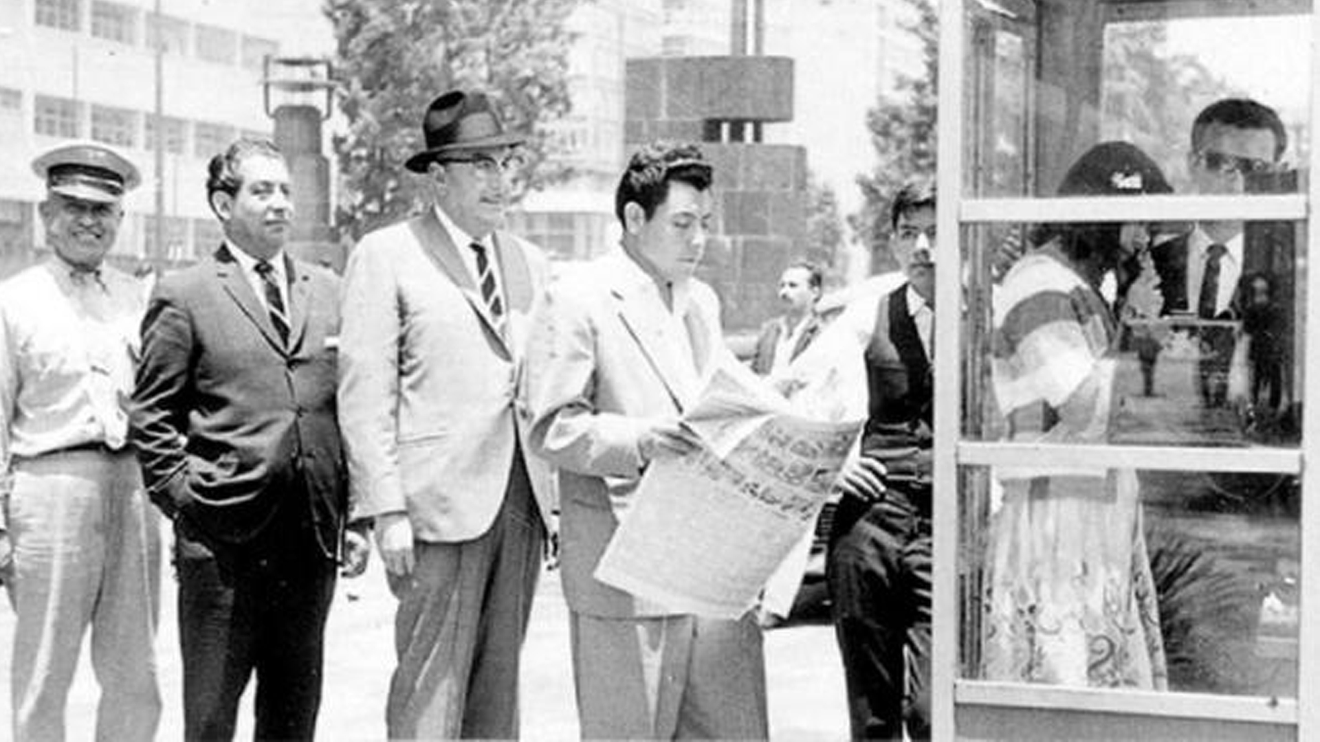 ¿Por qué los mexicanos contestan el teléfono diciendo ‘bueno’? - casetas-telefonicas