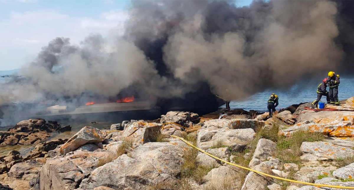 #Video Se incendia catamarán turístico en España