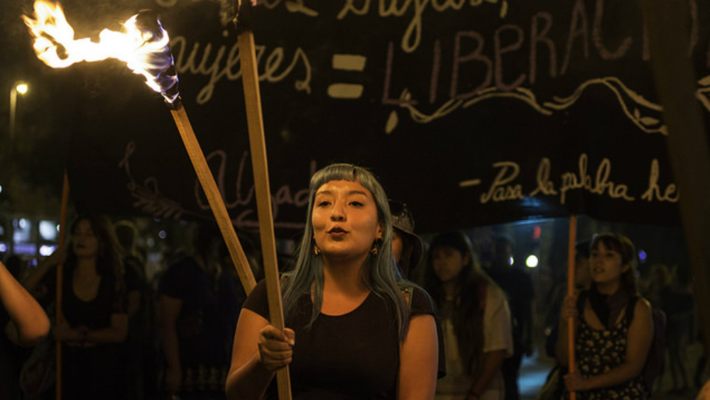 Indignación en Chile por ataque a tres mujeres durante marcha feminista
