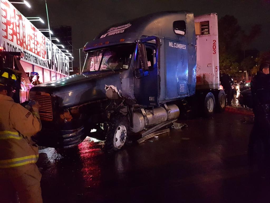 Persecución de tráiler deja al menos 10 heridos en Circuito interior - choque-trailer-circuito-interior1