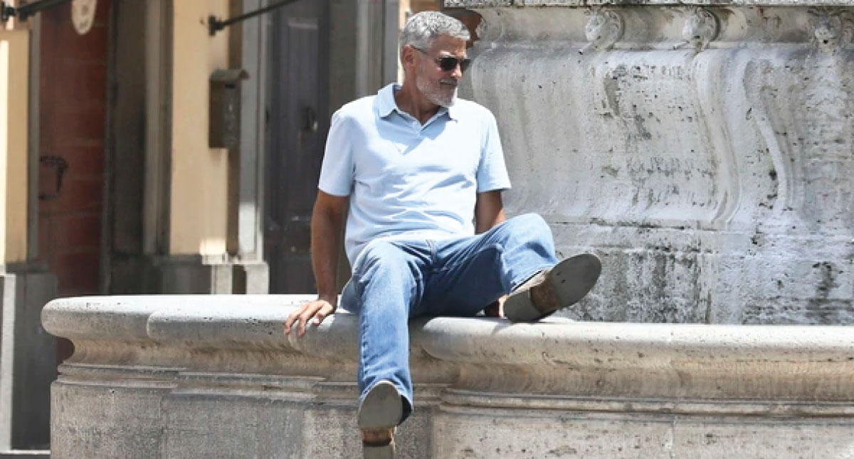 George Clooney reaparece en set de filmación tras accidente en moto George Clooney reaparece en set de filmación tras accidente en moto