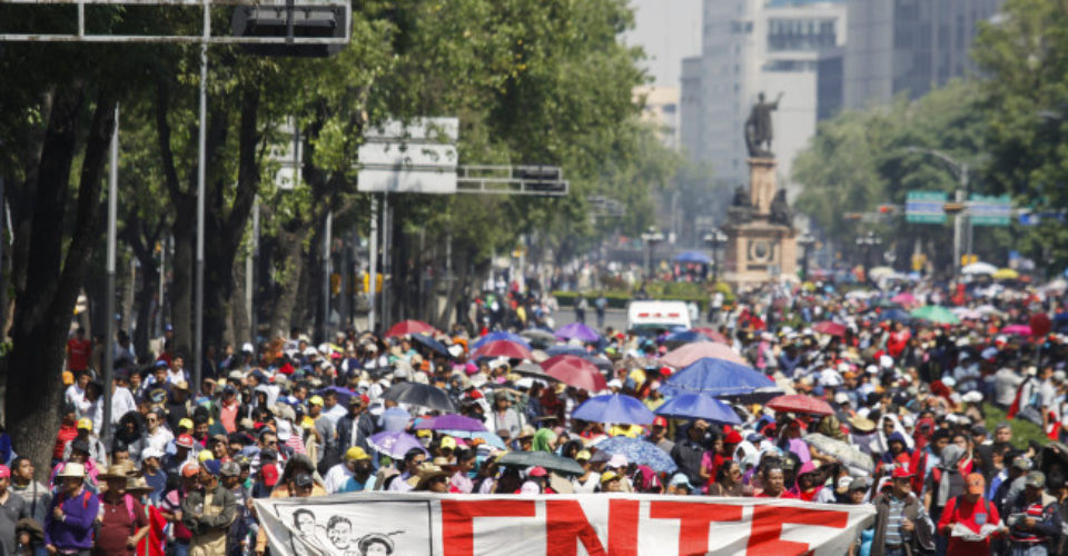 SEP descuenta 46 mdp a 69 mil maestros faltistas - cnteint