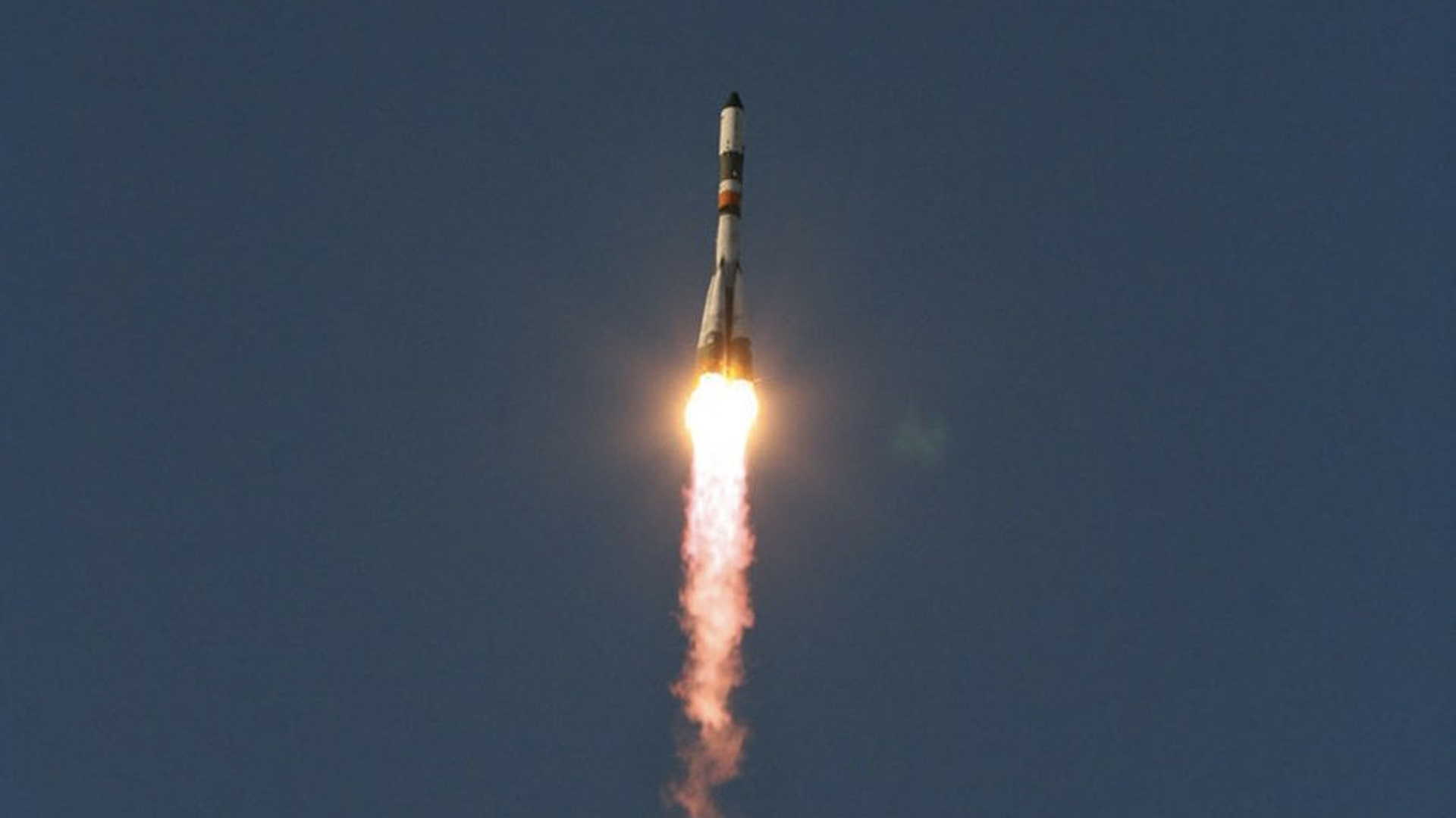 La NASA podría dejar de enviar astronautas al espacio en 2019 - cohete