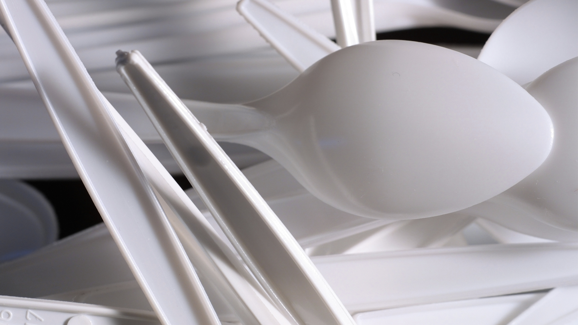 Seattle, la primera ciudad de EE.UU. que prohíbe los popotes - cubiertos-de-plastico