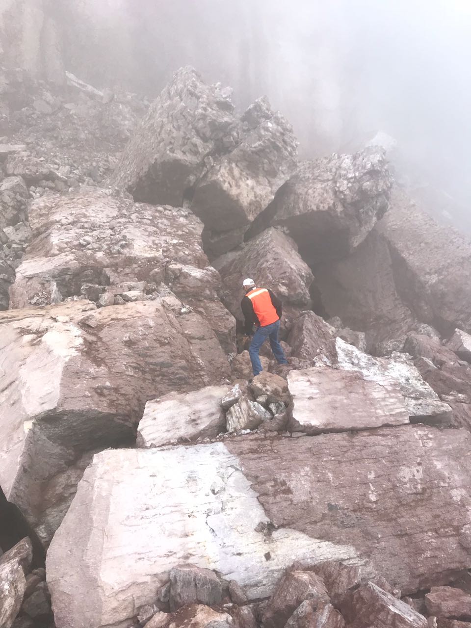 Derrumbe rocoso bloquea la carretera Mazatlán-Durango - derrumbe-durango-mazatlan-4