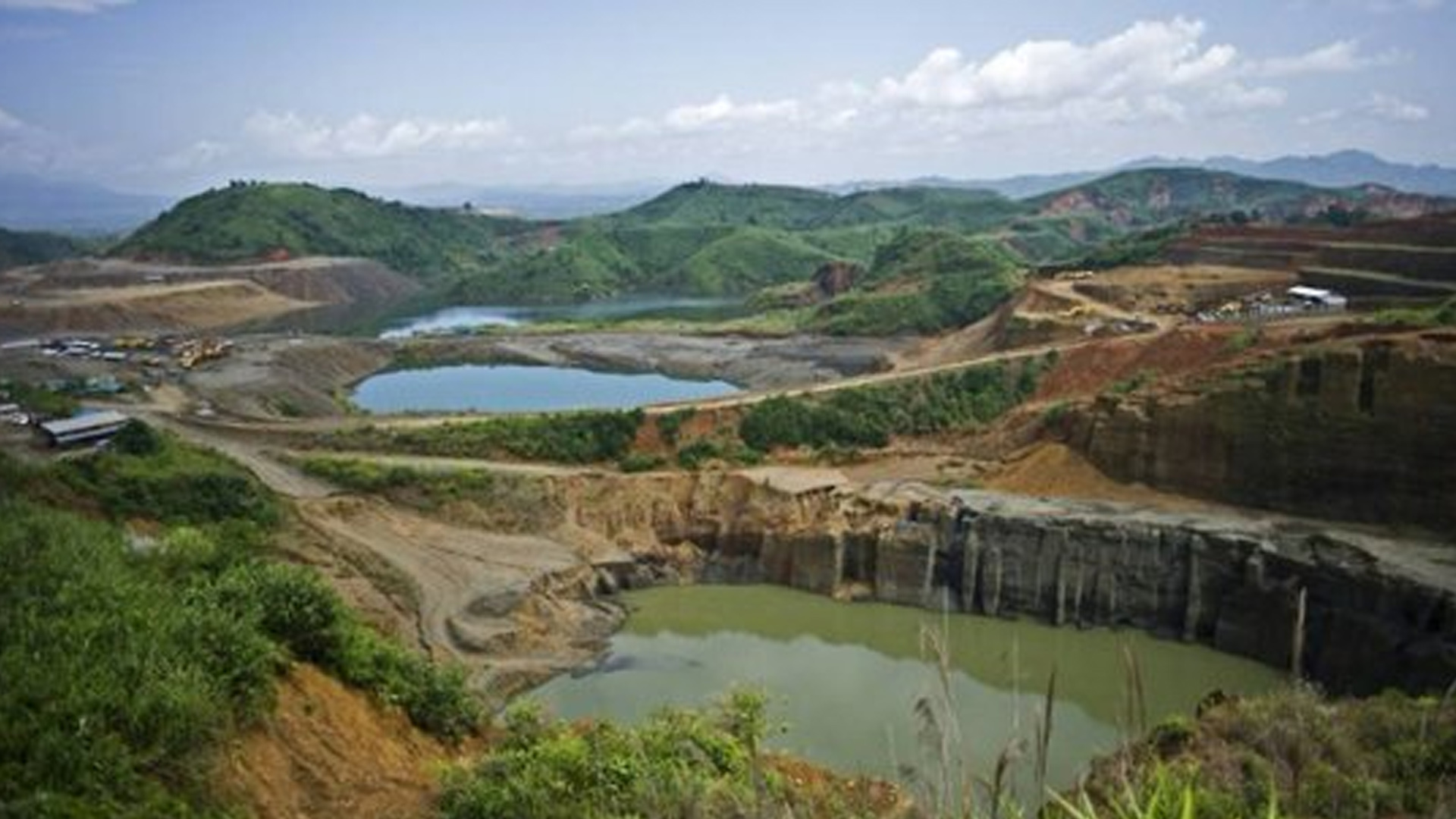 Mueren 15 personas por derrumbe de mina en Myanmar