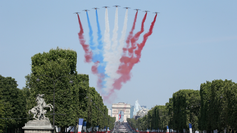 Francia celebra su día nacional con incidentes en desfile militar - desfile-francia-14-de-julio