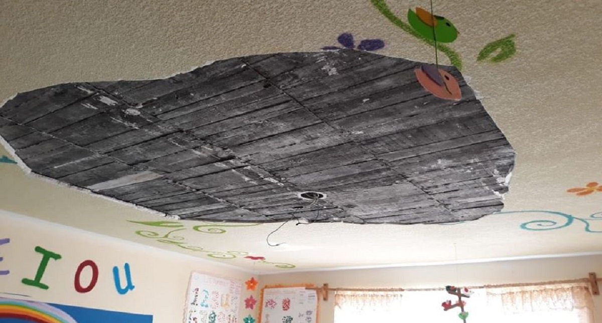 Desplome de plafón en guardería lesiona a siete niños Desplome de plafón en guardería lesiona a siete niños