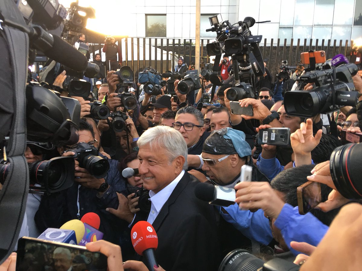 AMLO vota por Rosario Ibarra de Piedra - dhbqojhvaaayoie