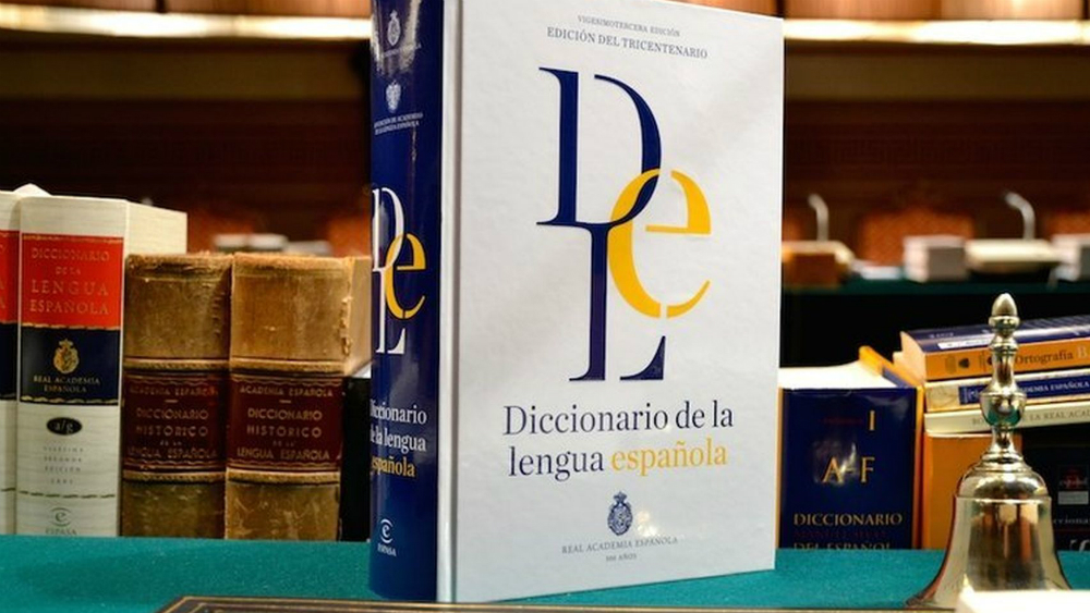 La RAE regala ejemplares de su diccionario para no destruirlos - diccionario-rae-2