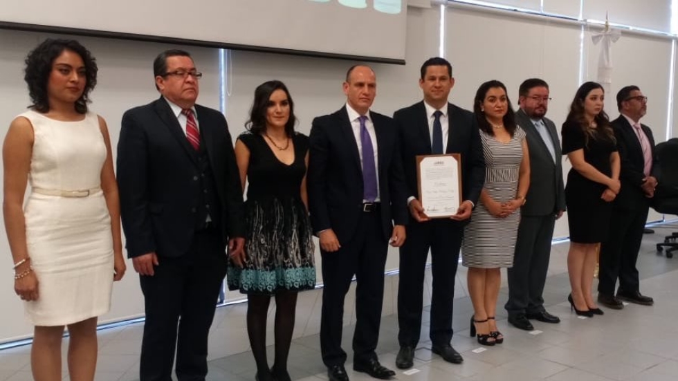 Entregan constancia de mayoría a Diego Sinhué en Guanajuato